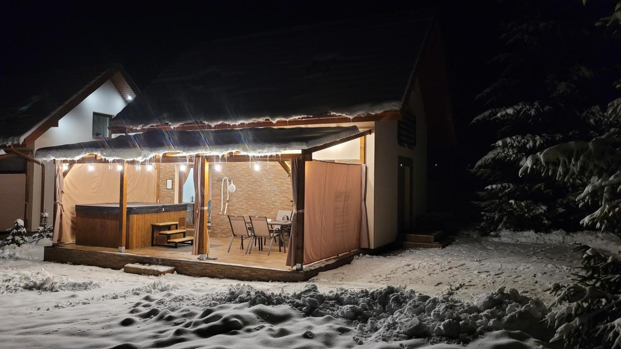 Urocza Kryjowka Ze Spa Lesko Exteriér fotografie